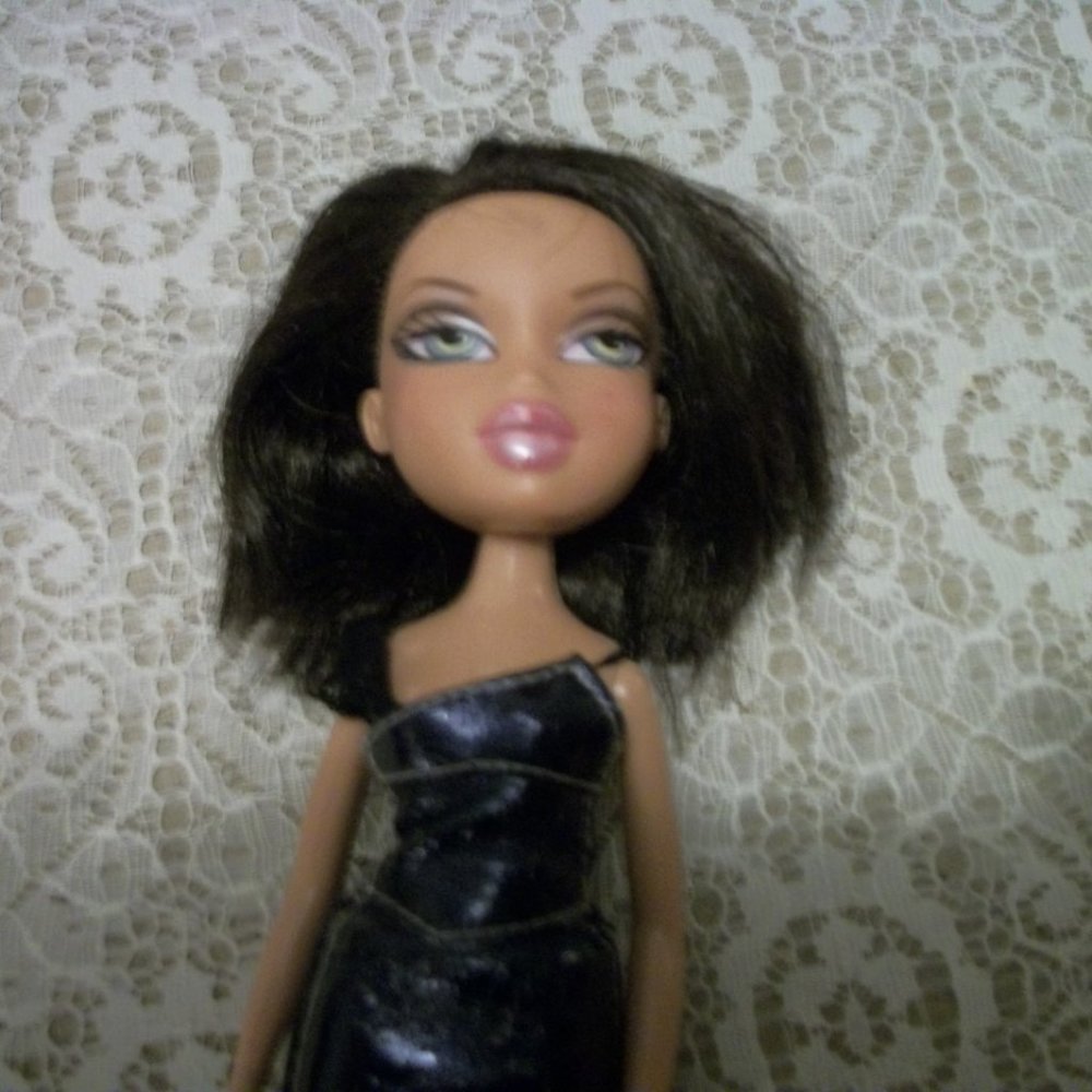 RETRO BRATZ DOLL DU LIPA LOOK PINK HEELS